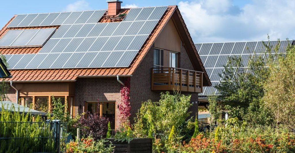Community Colleges Powering Solar Energy Careers – Insights from Freedom Forever